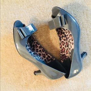 EUC.  Stylish Pierre Patent Peep-toe by Maurices.